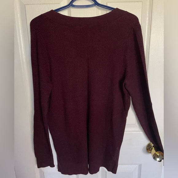 Gap V-Neck Sweater - Picture 2 of 6